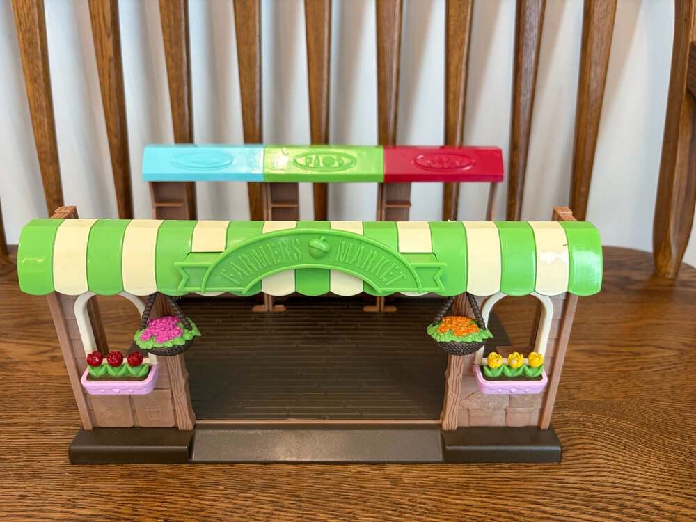 Li'l Woodzeez Hoppin' Farmers Market Store Playset (Building Only)